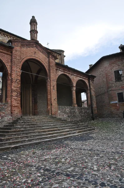 Collegiata kyrka. CastellʼArquato. Emilia-Romagna. Italien. — Stockfoto