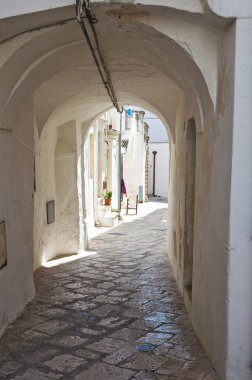 Ara sokakta. Martina Franca. Puglia. İtalya.