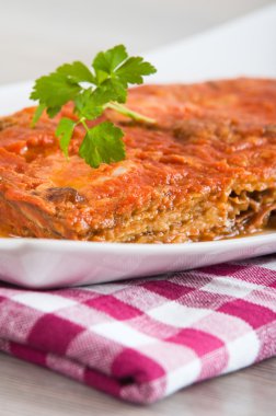 Patlıcan parmigiana.