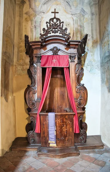 Confessional de madeira tradicional . — Fotografia de Stock