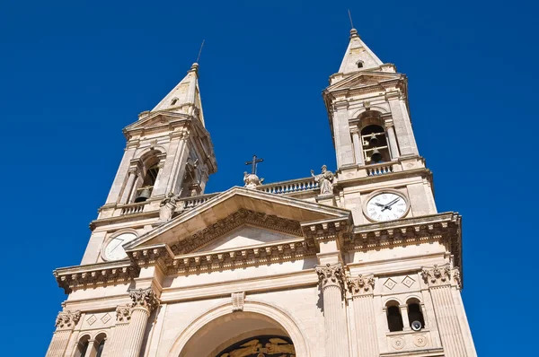 Saints Cosmas and Damian Basilica. Alberobello. Puglia. Italy. — Stock Photo, Image