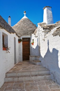 Alberobello 'nun çardağı. Puglia. İtalya..