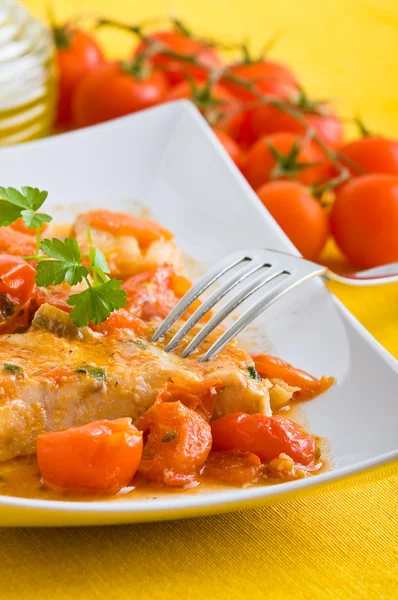 물고기와 체리 토마토. — 스톡 사진