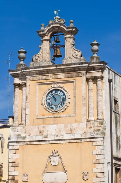 クロック タワー。アックアヴィーヴァ ・ デッレ ・ フォンティ。プーリア州。イタリア. — ストック写真