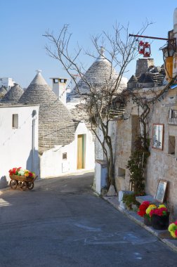 Alberobello 'nun çardağı. Puglia. İtalya..