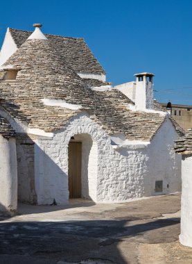 Alberobello 'nun çardağı. Puglia. İtalya..