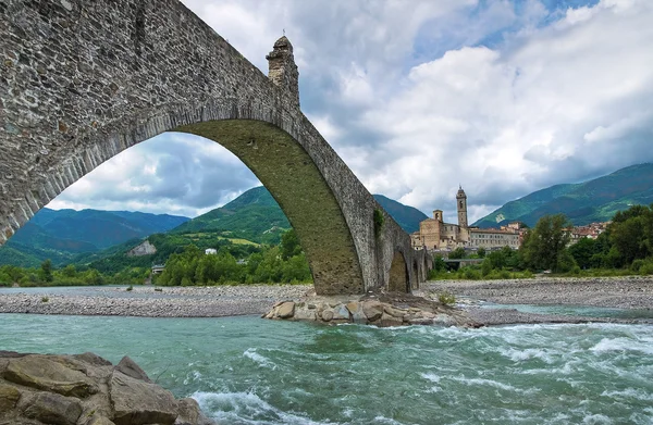 Ringaren bridge. Bobbio. Emilia-Romagna. Italien. — Stockfoto