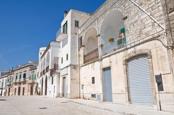 Pohled cisternino. Puglia. Itálie. — Stock fotografie