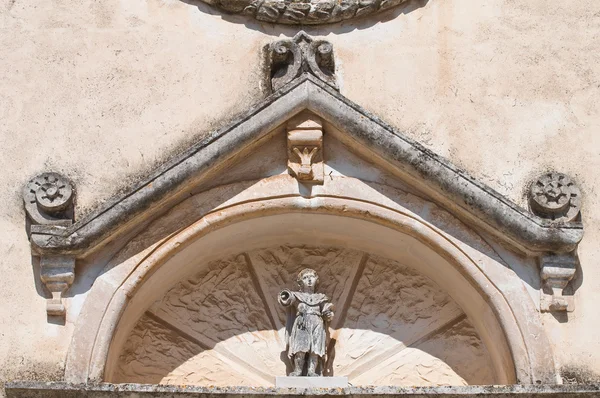 Kostel svatého quirico. Cisternino. Puglia. Itálie. — Stock fotografie