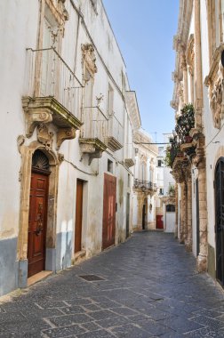 Ara sokakta. Martina Franca. Puglia. İtalya.