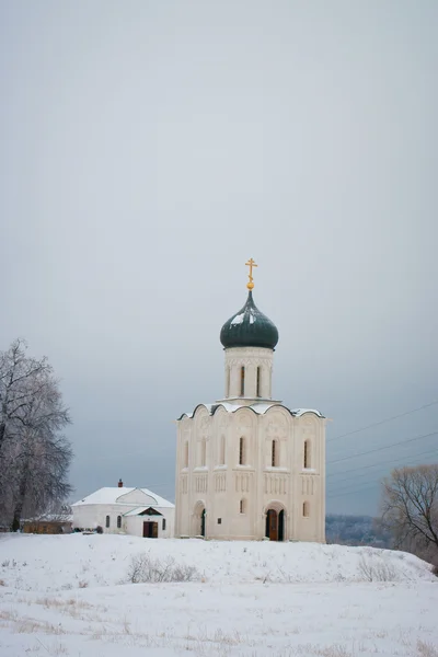 Kostel na přímluvu na Něrl — Stock fotografie