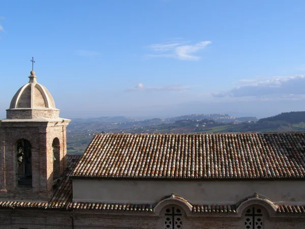 Torres de la iglesia urbana de Italia —  Fotos de Stock