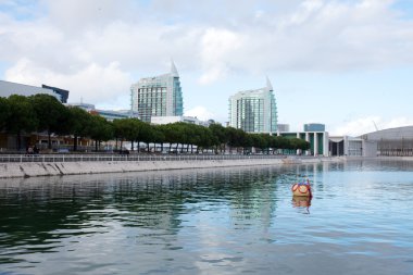 Lisbon'un Milletler Park çağdaş binalar görünümünü