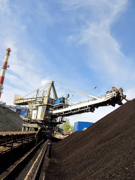 Speicherung von Kohle in Kraftwerken — Stockfoto