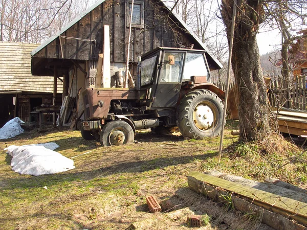 老农场拖拉机 — 图库照片