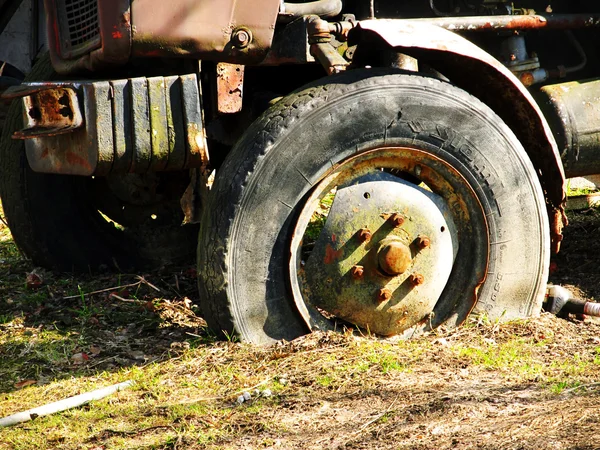 Staré zemědělské traktory — Stock fotografie