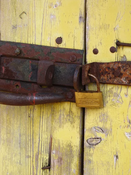 Παλιά σκουριασμένη κλειδαριά — Φωτογραφία Αρχείου