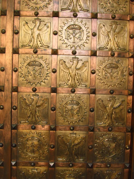 Fragmento de puerta decorativa como telón de fondo, monasterio de Czestochowa —  Fotos de Stock