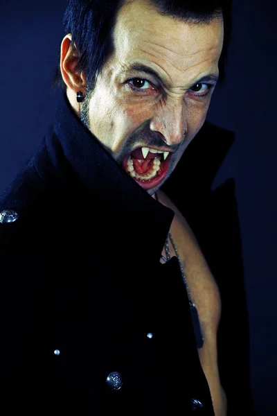 Male vampire — Stock Photo, Image