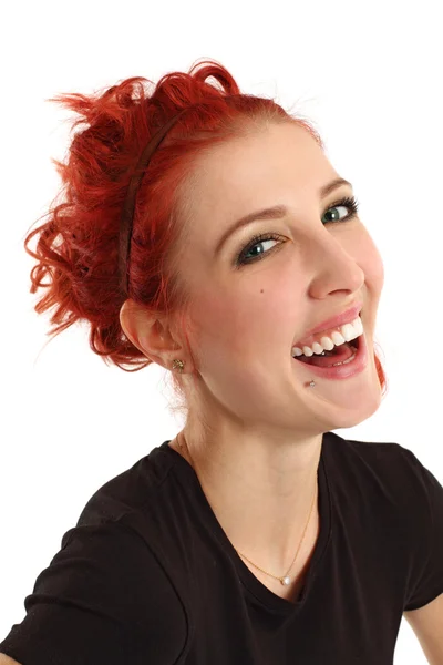 Смеющаяся девушка с рыжими волосами — стоковое фото
