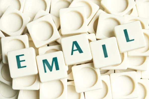 Palabra de correo electrónico hecha por piezas de letras —  Fotos de Stock