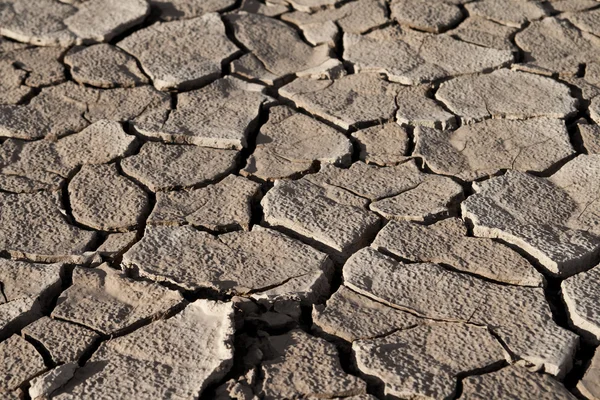 Terreno incrinato senza vita — Foto Stock