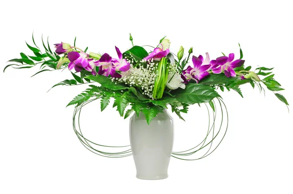 Buquê de flores com orquídeas em um vaso — Fotografia de Stock