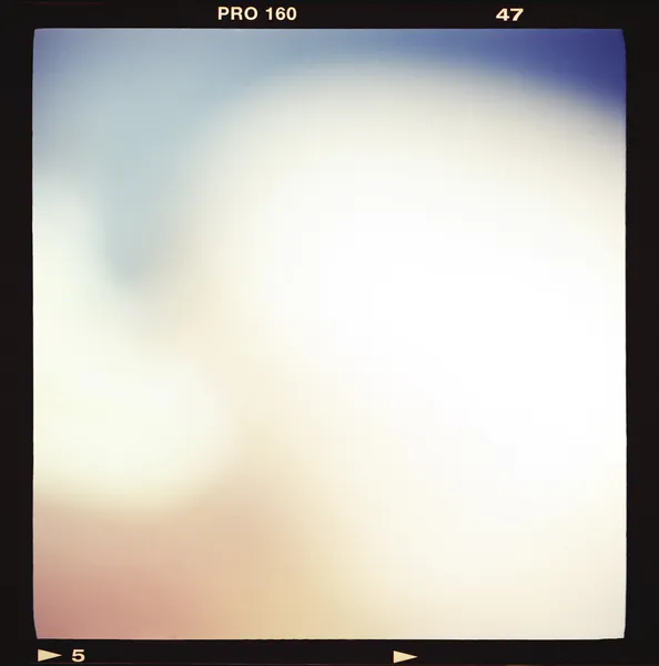 Üres közepes formátumú (6 x 6) színes filmkocka — Stock Fotó