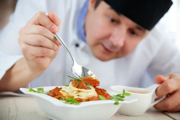 Male chef in restaurant — Stock Photo, Image