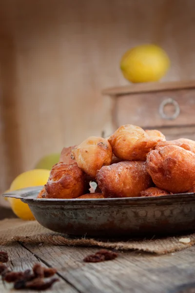 Bowl of Deep fried fritters — Stock Photo, Image