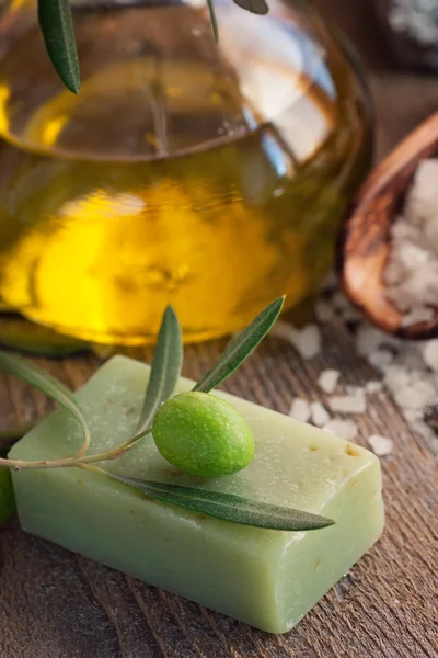 Ustawienie naturalne spa z oliwy z oliwek. — Zdjęcie stockowe