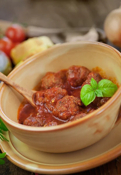 Kuchni włoskiej - klopsiki z bazylią — Zdjęcie stockowe