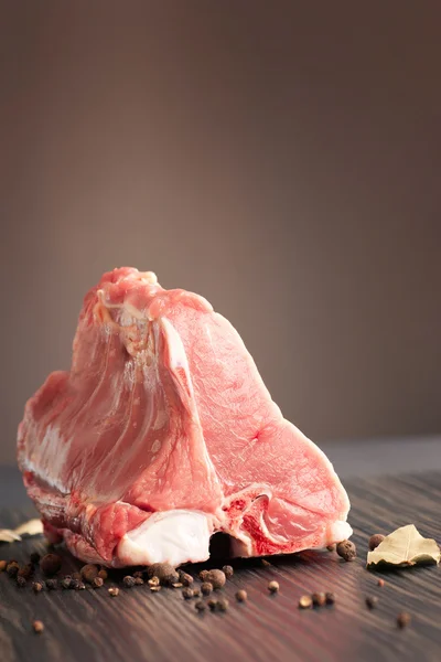 Rått kött med copyspace — Stockfoto