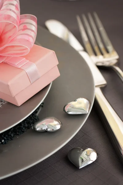 День святого Валентина романтическая сервировка стола — стоковое фото