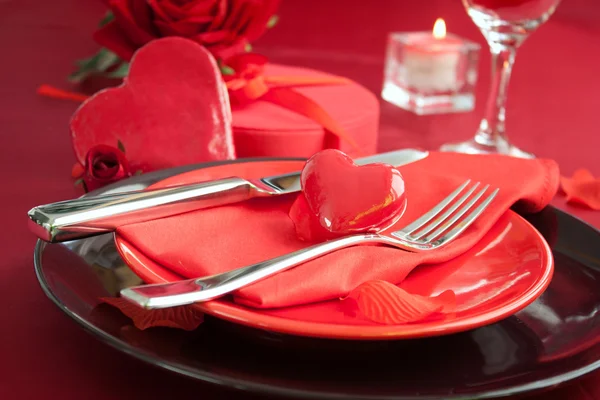 Valentine dag romantische tabel instelling — Stockfoto