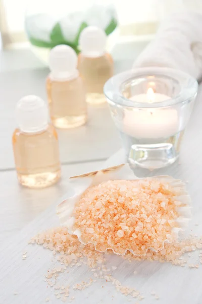 Spa setting with beauty products — Stock Photo, Image