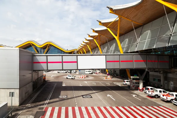 Злітно-посадкової смуги аеропорту Барахас — стокове фото
