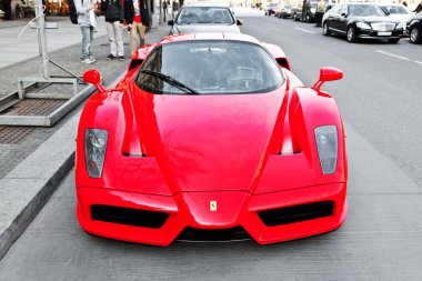 Ferrari enzo, berlin sokaklarında