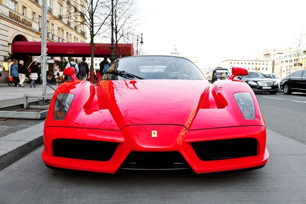 Ferrari enzo in den straßen von berlin — Stockfoto