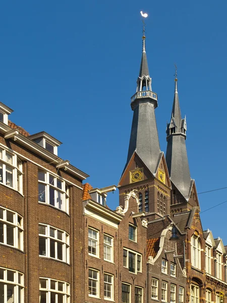 전형적인 암스테르담 아키텍처 — 스톡 사진