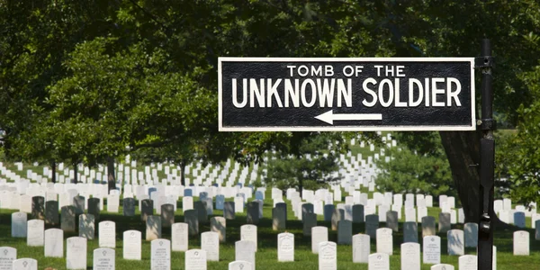 Signo de tumba de soldado desconocido — Foto de Stock