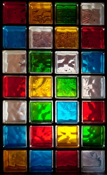 Blocos de vidro decorativo em cores diferentes — Fotografia de Stock