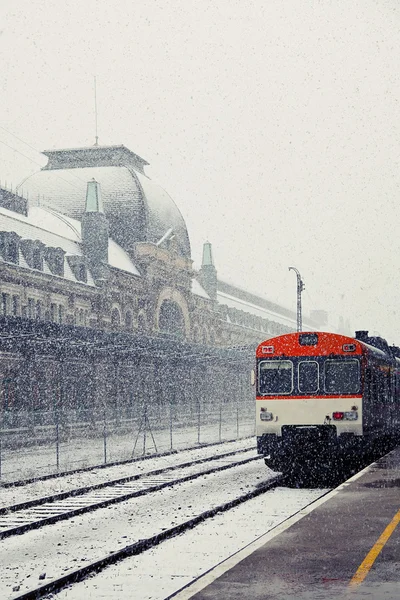 Nevando em Canfranc Estação Ferroviária — Fotografia de Stock