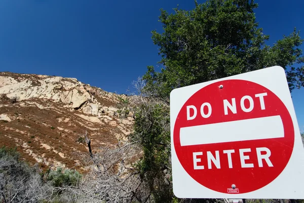 Señal de tráfico "No entrar" en el Condado de San Luis Obispo — Foto de Stock