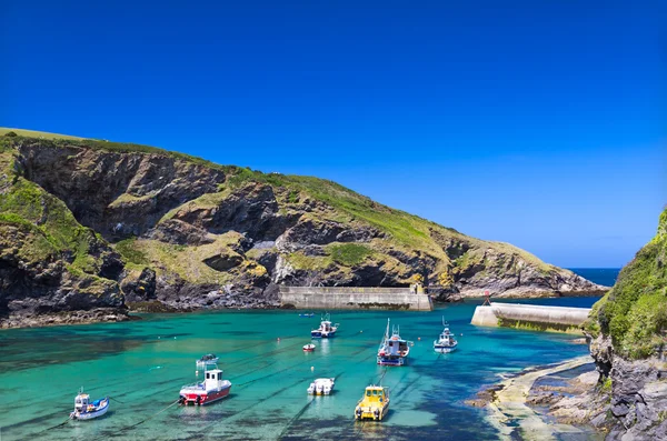 Harbour in fishing village Port Isaac, Cornwall, England — Stock Photo, Image
