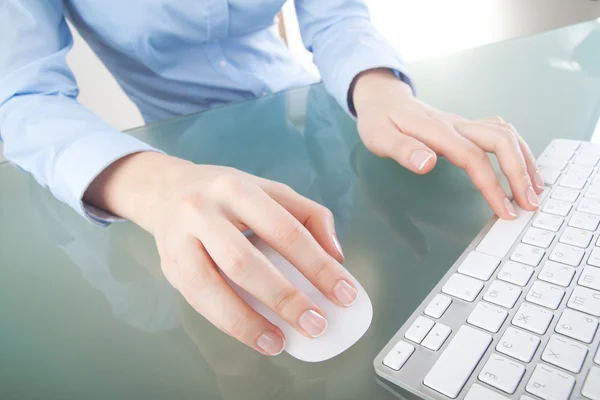 Woman in office — Stock Photo, Image