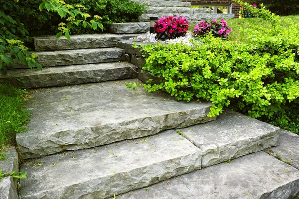 Kamenné schody, zahradní — Stock fotografie
