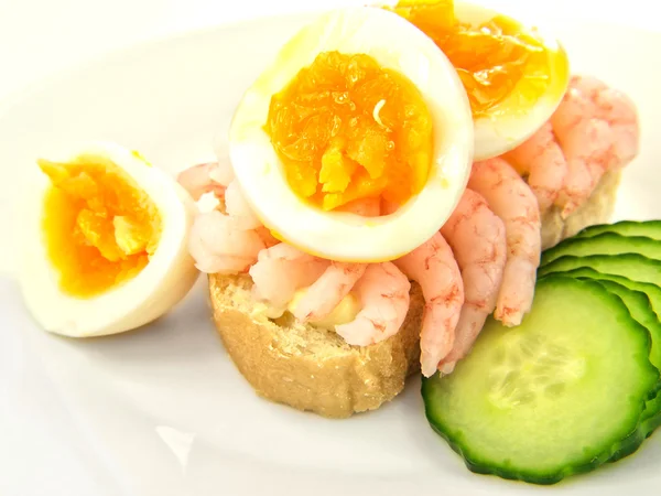 Shrimp sandwich, boiled egg — Stock Photo, Image