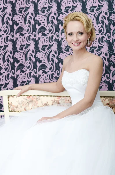 Bride smiling. Middle aged — Stock Photo, Image