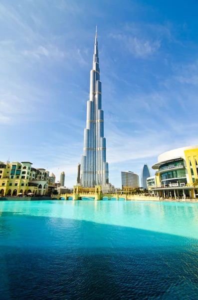 Dubai, Egyesült Arab Emírségek - január 4: burj khalifa, a világ legmagasabb torony, belváros — Stock Fotó